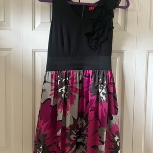 Elle Sleeveless Dress Size M